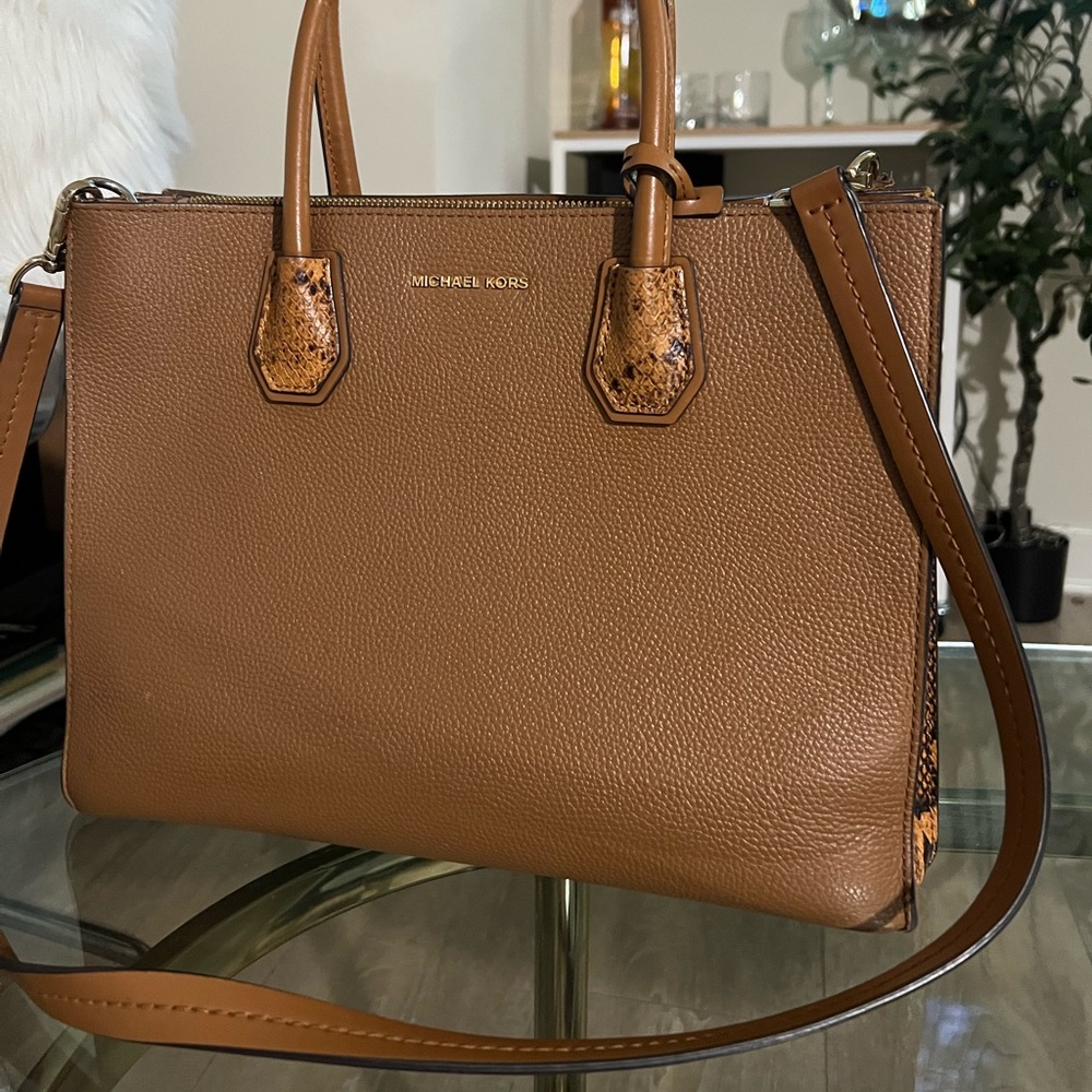 Michael Kors Bag for Sale!